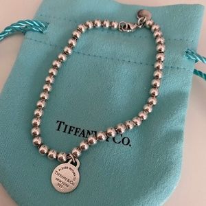 Return to Tiffany round heart charm bracelet